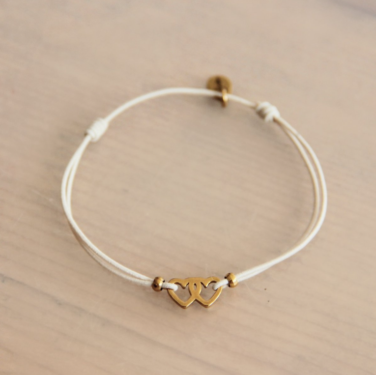 Bracelet élastique avec double cœur – Sable/doré