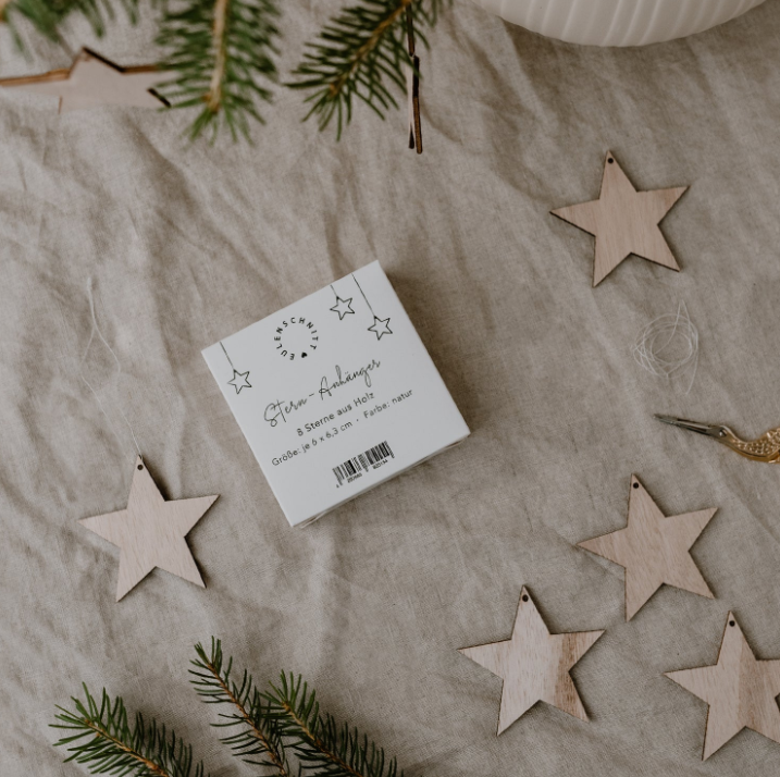 Pendentifs en forme d’étoiles en bois